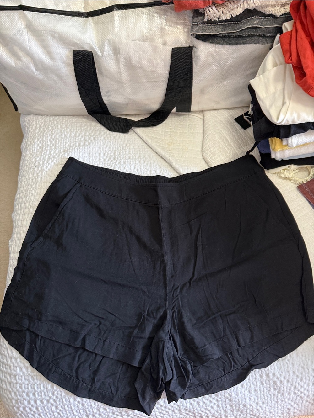 Old Navy Black Women's Casual Shorts